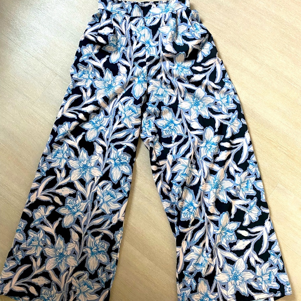 Floral Set - Picture 2 of 2